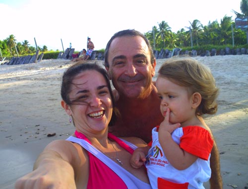 Todo mundo feliz na Terceira Praia em Morro de São Paulo